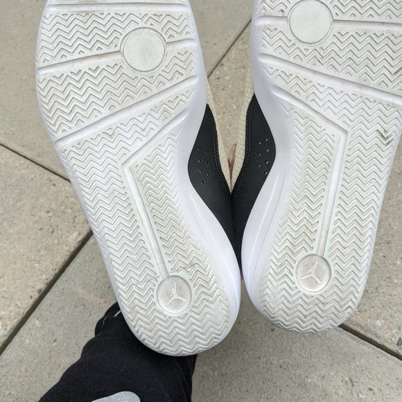 Vintage Jordan Sneakers - Picture 3 of 4